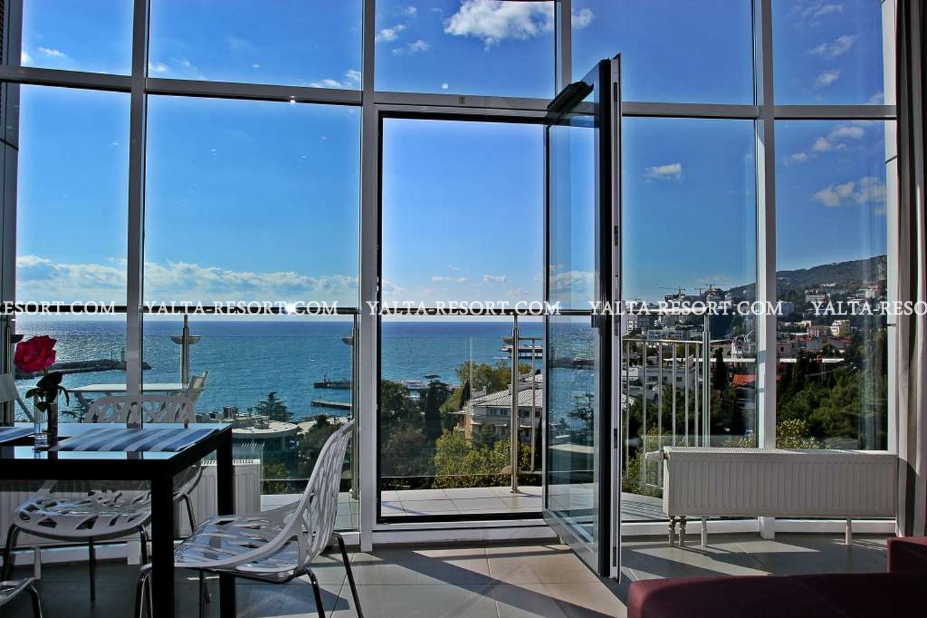 Купить окна в сочи. ЖК Раевский Black Sea, Сочи. Сочи вид с окна. Вид из окна на море Адлер. Адлер апартаменты с видом на море.